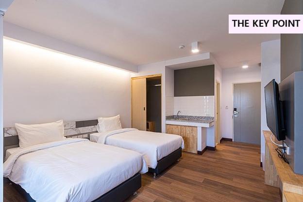 The Key Point Hotel Bangkok Exterior foto
